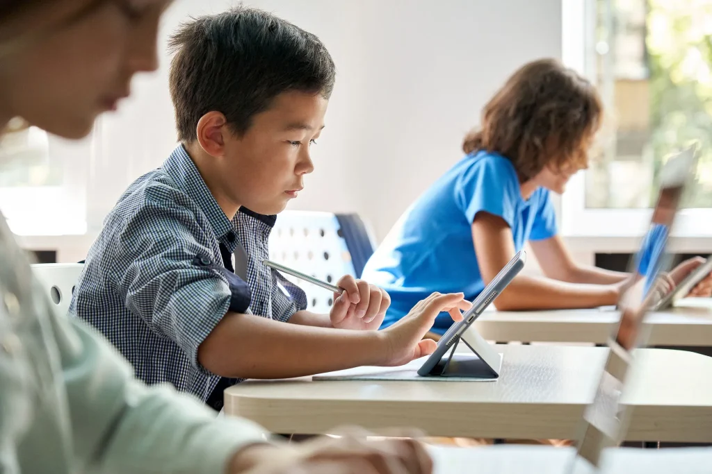 How Online Learning Platforms Work: A Deep Dive Into the Digital Classroom